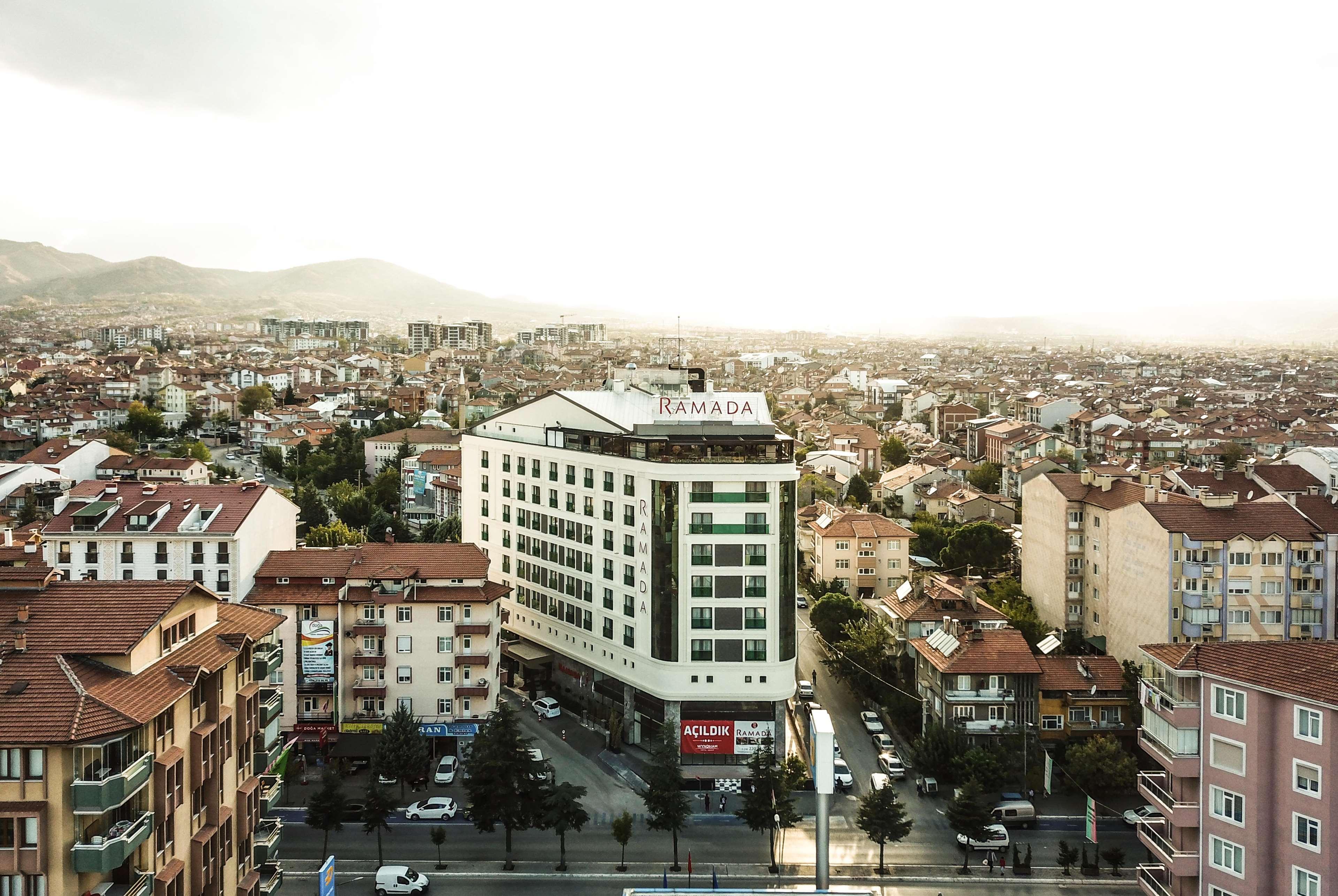 Ramada By Wyndham Isparta Esterno foto