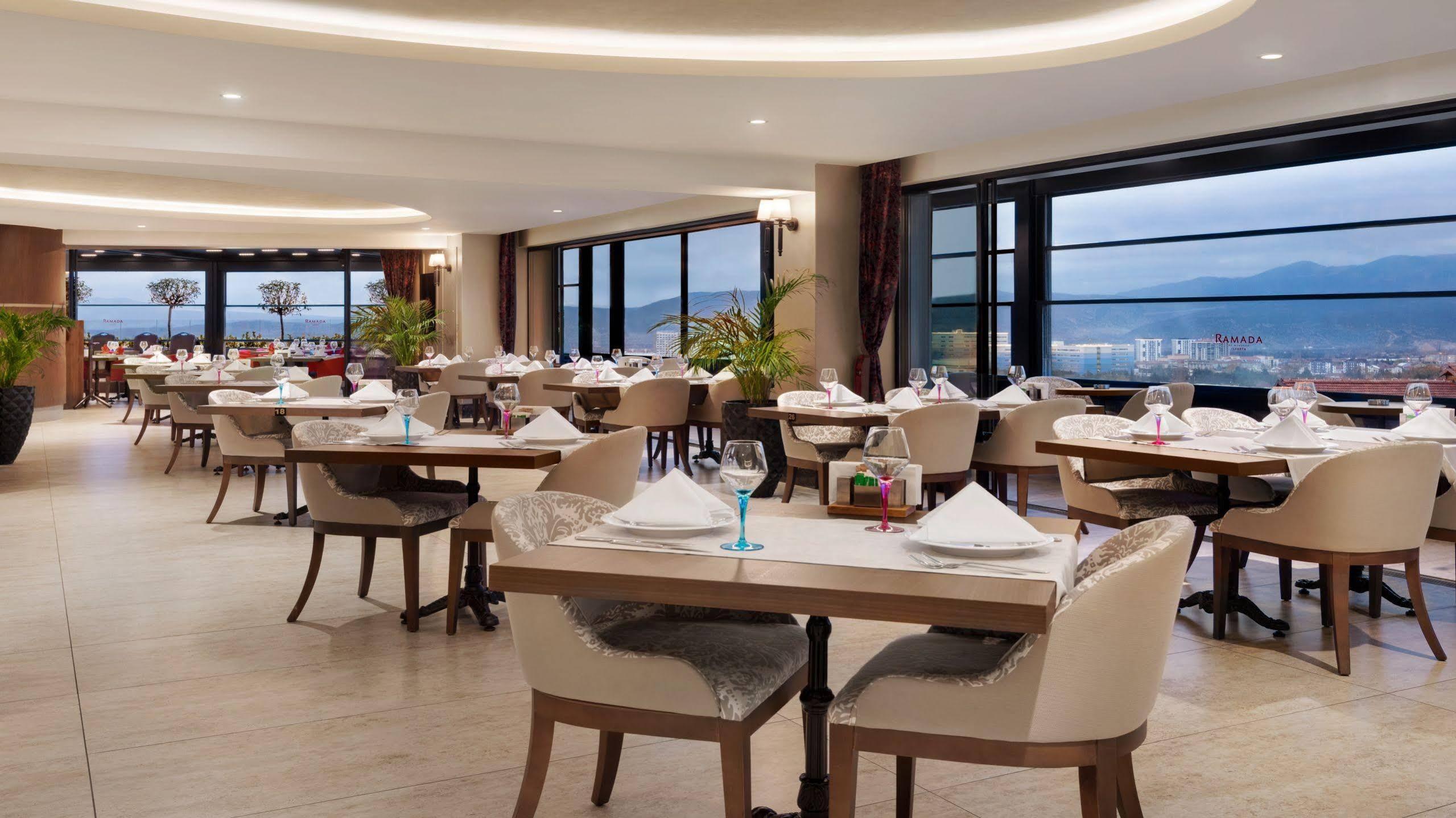 Ramada By Wyndham Isparta Esterno foto