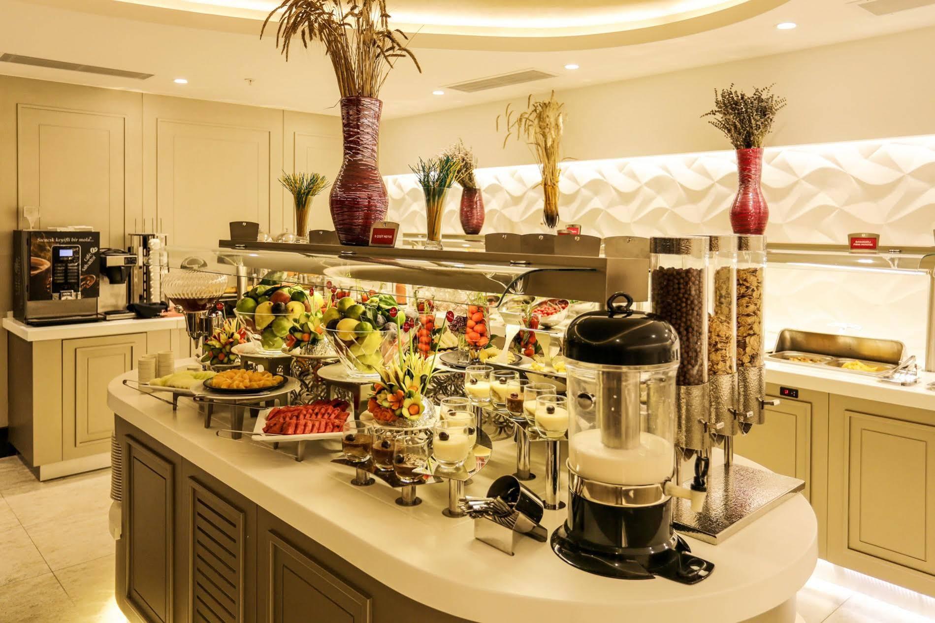 Ramada By Wyndham Isparta Esterno foto